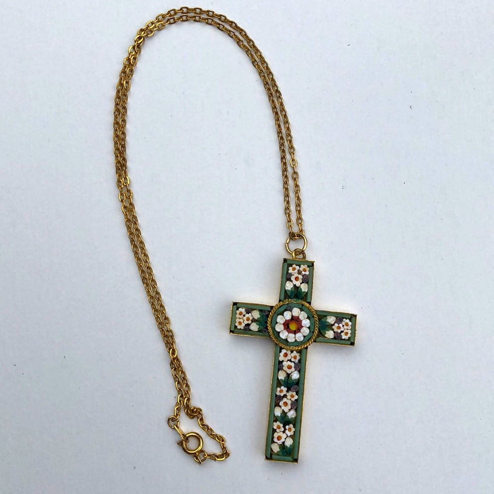 Vintage Millifiore Goldtone Cross with Goldtone Chain